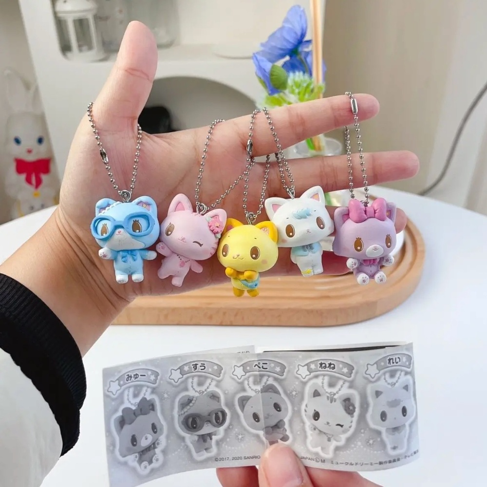 mewkledreamy gashapon capsule bandai japanese japan collectible trinkets mini